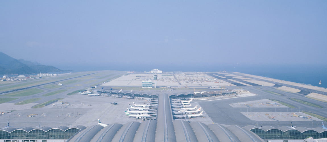 Hong Kong International Airport’s expansive runway system, great for global transfers.